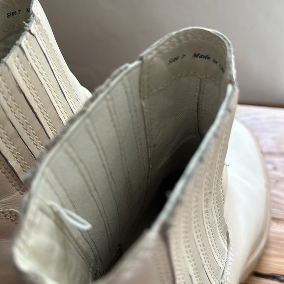 Dolce Vita Castor H2O Boots in Ivory Leather - Picture 6 of 6